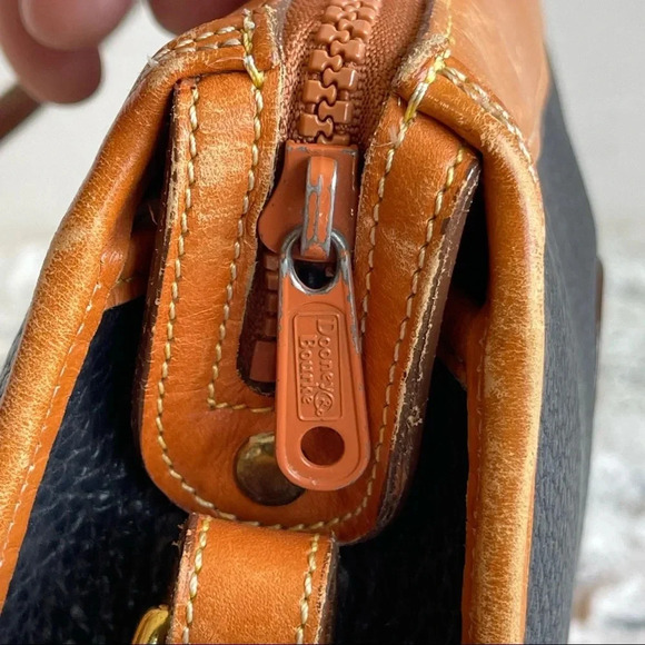 Vintage Dooney & Bourke All-Weather Leather Shoulder Bag Made in USA - Picture 13 of 16